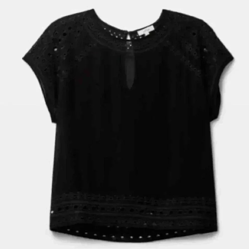 Wilfred Aritzia Black eyelet trim Blouse Sz Small